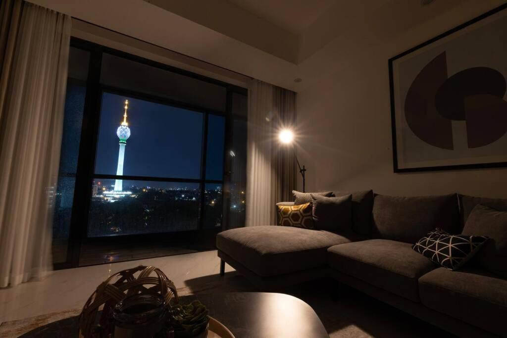 Twin Peaks Apartment *