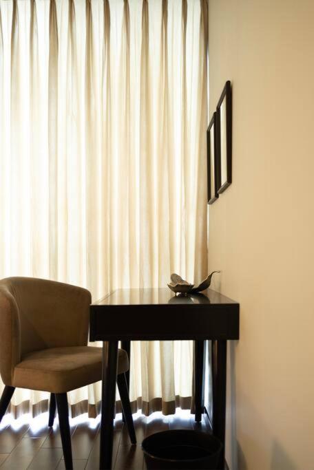 Twin Peaks Apartment